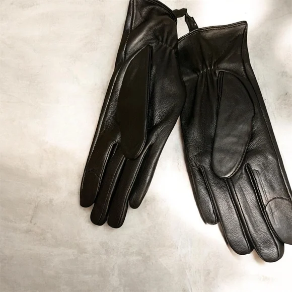 Michael Kors Black Leather Gloves with Gold Logo - Picture 6 of 6